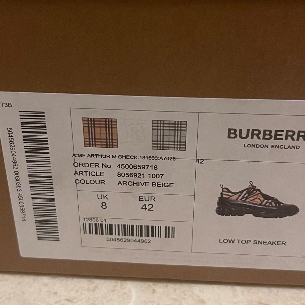 Men’s Burberry sneakers - Picture 8 of 11